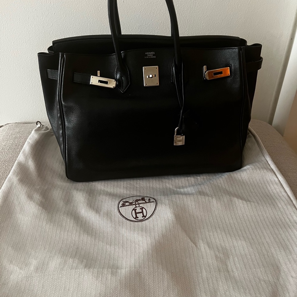 Hermés Birkin 35cm in Black Clemence Leather and Palladium Hardware